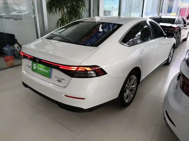 Honda Accord — Фото автомобиля 6