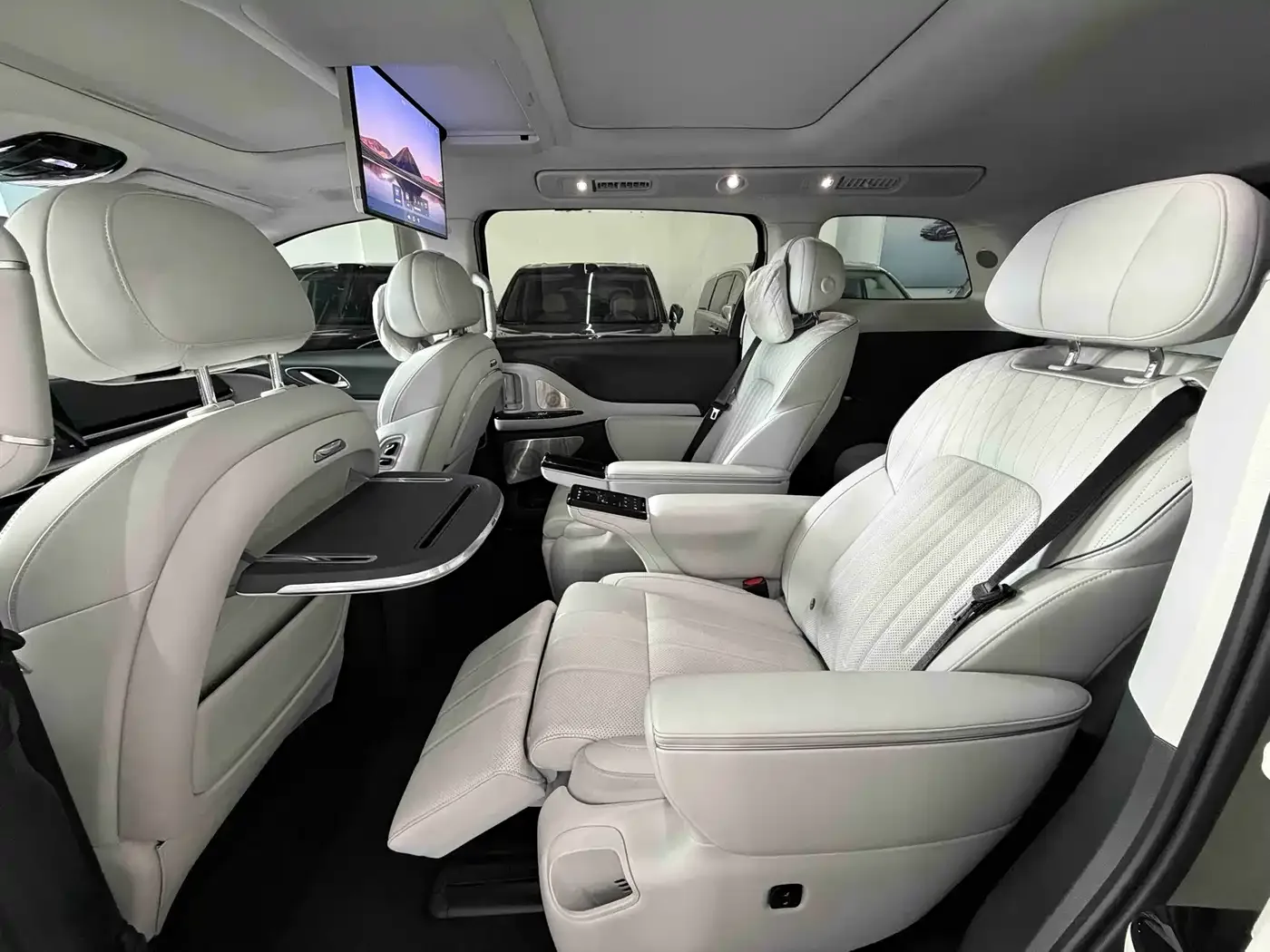 Voyah Auto Voyah Dreamer 2025 PHEV AWD Flagship Qian Kun Edition — Фото автомобиля 7