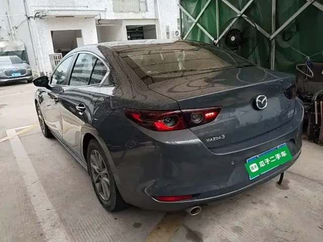 Mazda Axela — Фото автомобиля 22