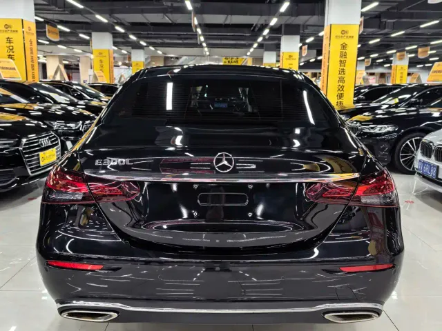 Mercedes-Benz E-Class — Фото автомобиля 14