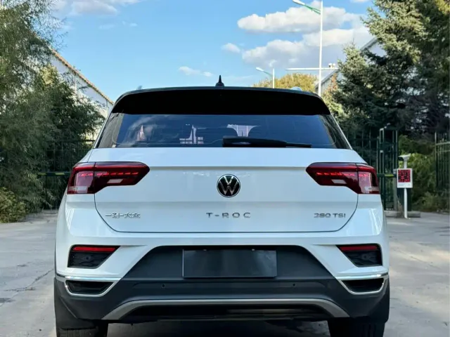 Volkswagen T-Roc — Фото автомобиля 6