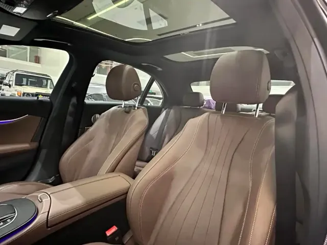 Mercedes-Benz E-Class — Фото автомобиля 16