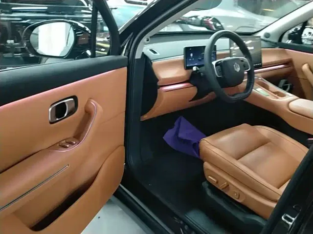 Leapmotor C16 — Фото автомобиля 15