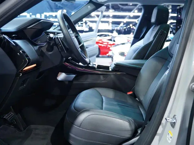 Land Rover Range Rover Sport — Фото автомобиля 10