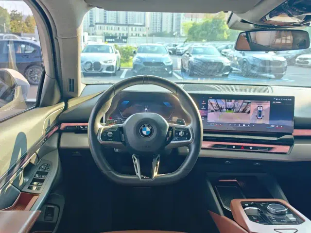 BMW 5 Series — Фото автомобиля 7