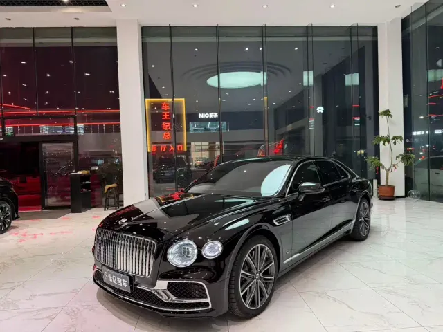 Bentley Flying Spur — Фото автомобиля 3