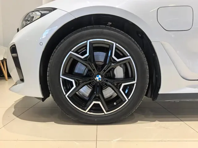 BMW i3 — Фото автомобиля 13