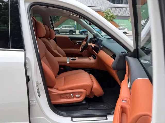 GAC Trumpchi Xiangwang S9 — Фото автомобиля 10