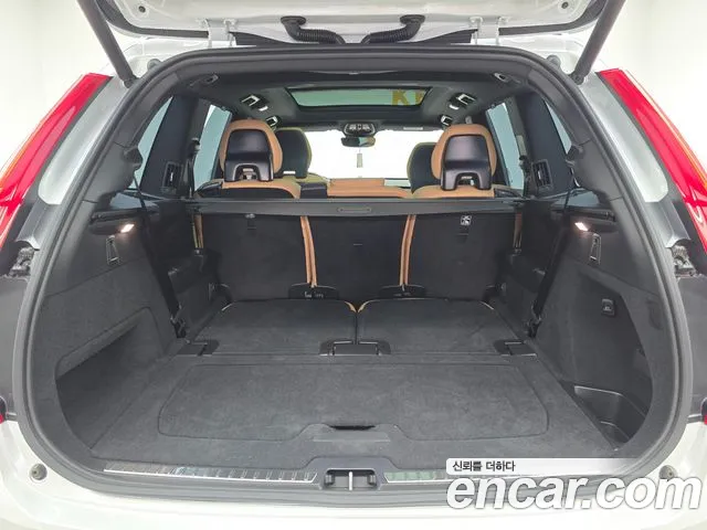 Volvo XC90 — Фото автомобиля 20