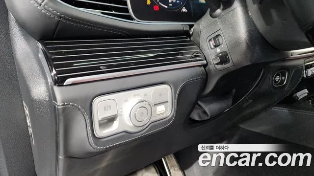 Mercedes-Benz GLS-Class — Фото автомобиля 26