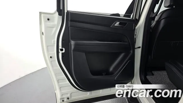 KG_Mobility_Ssangyong Rexton Новый Rexton Sport Khan Дизель 2.2 4WD — Фото автомобиля 23