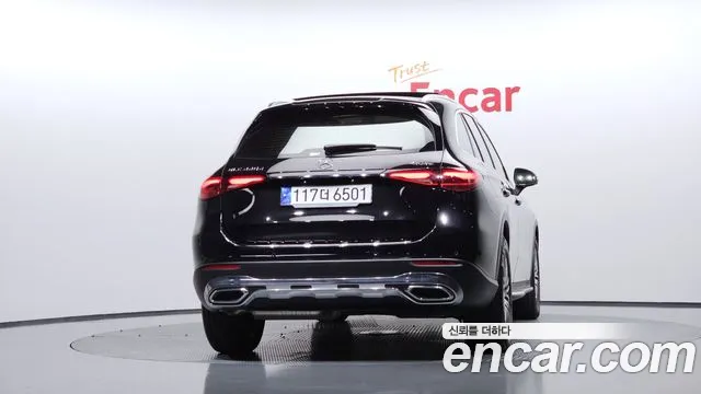 Фотография автомобиля — Mercedes-Benz GLC-Class