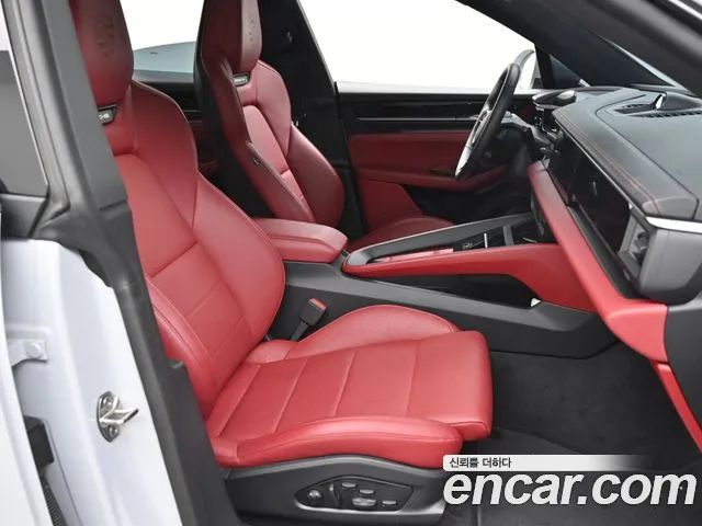 Porsche Macan Electric — Фото автомобиля 10