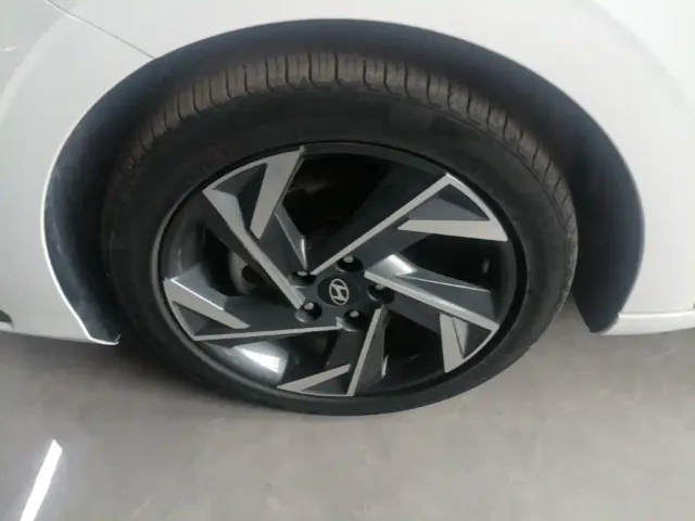 Hyundai Elantra — Фото автомобиля 22