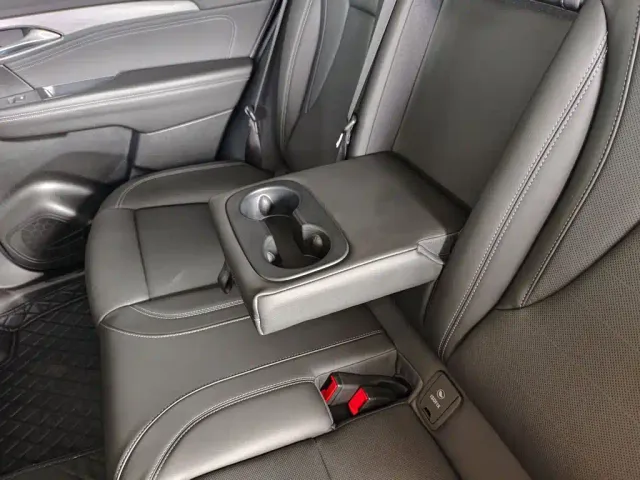 Buick Envision Plus — Фото автомобиля 8