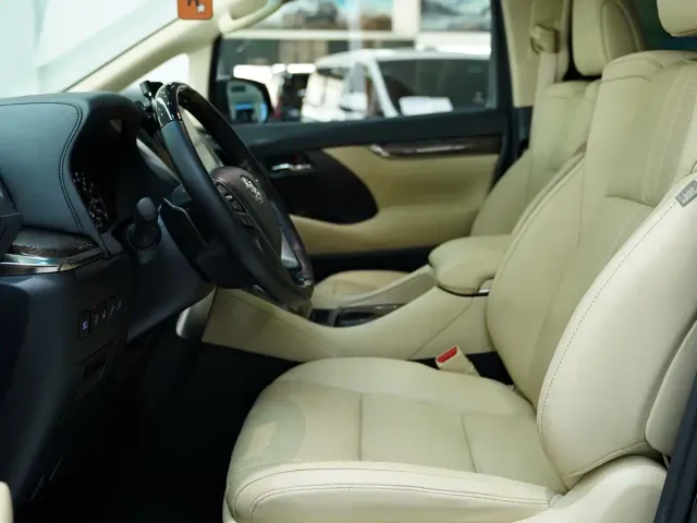Toyota Vellfire — Фото автомобиля 4