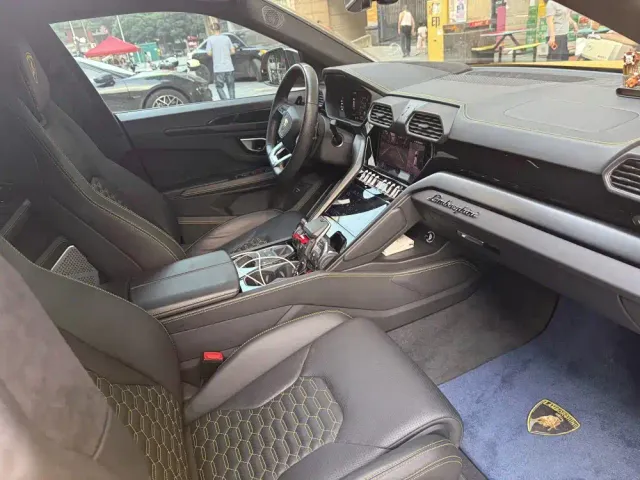 Lamborghini Urus — Фото автомобиля 4