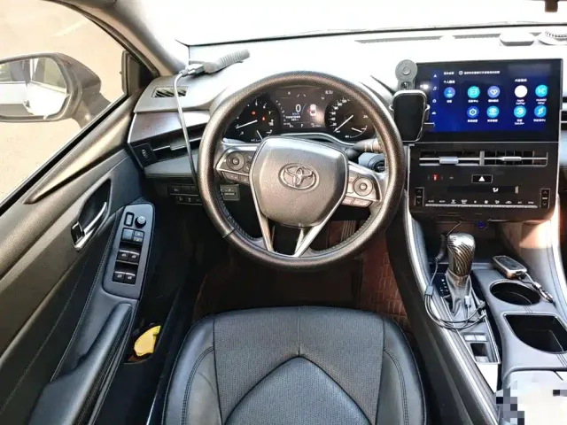 Toyota Avalon — Фото автомобиля 2