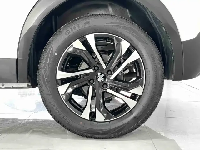Peugeot 2008 — Фото автомобиля 14