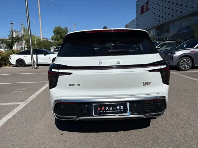 Hongqi HS3 — Фото автомобиля 4