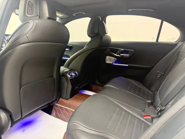 Mercedes-Benz C-Class — Фото автомобиля 15