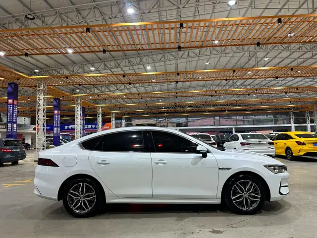 BYD Qin PLUS — Фото автомобиля 5