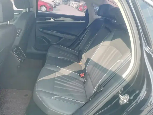 Volkswagen Passat — Фото автомобиля 16