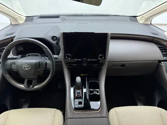 Toyota Alphard — Фото автомобиля 13