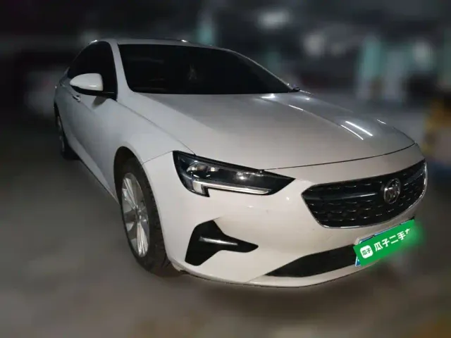 Buick Regal — Фото автомобиля 3