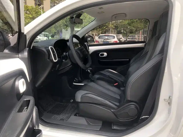 Roewe Clever — Фото автомобиля 16