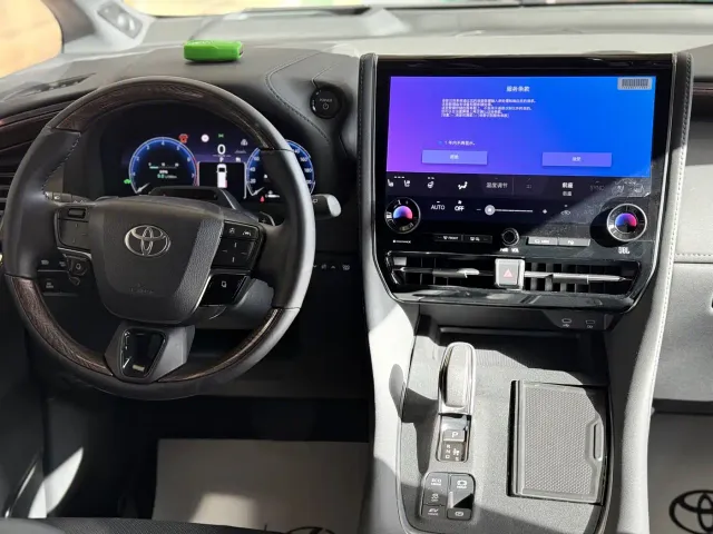 Toyota Alphard — Фото автомобиля 20