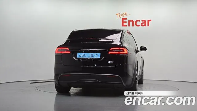 Tesla Model X — Фото автомобиля 4