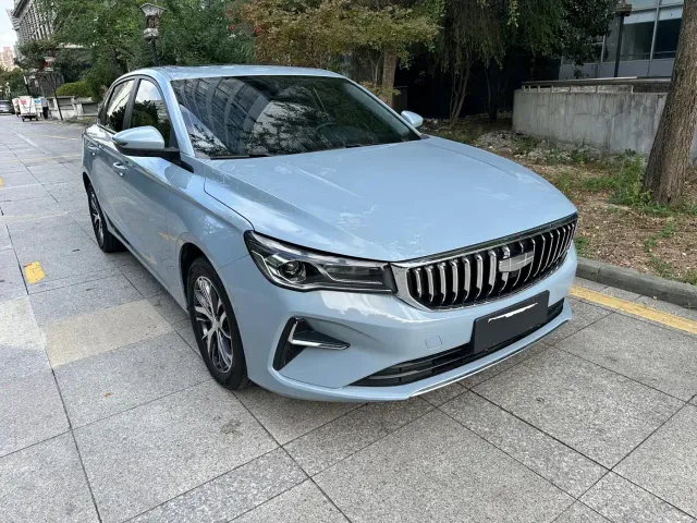 Geely Emgrand — Фото автомобиля 3