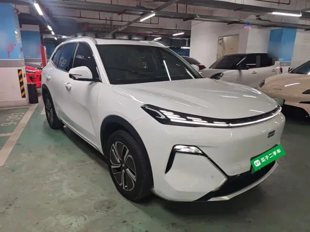Geely Galaxy Starship 7 EM-i — Фото автомобиля 3