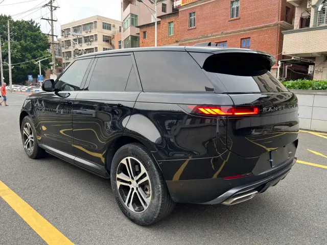Land Rover Range Rover Sport — Фото автомобиля 12