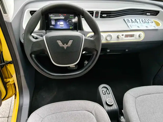Wuling Hongguang Mini EV — Фото автомобиля 12