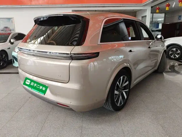 Li Auto L8 — Фото автомобиля 6