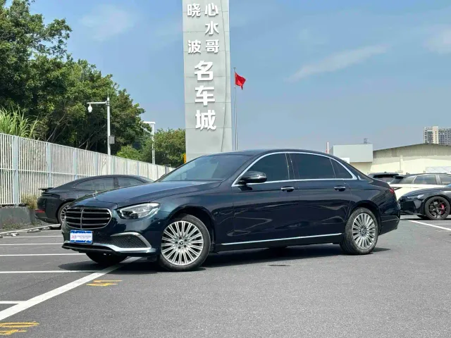 Фотография автомобиля — Mercedes-Benz E-Class