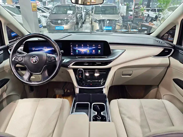 Buick GL8 — Фото автомобиля 4