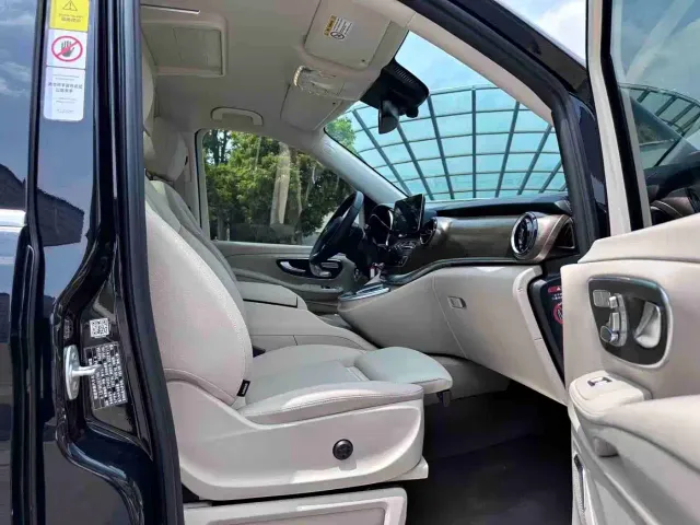 Mercedes-Benz V-Class — Фото автомобиля 21