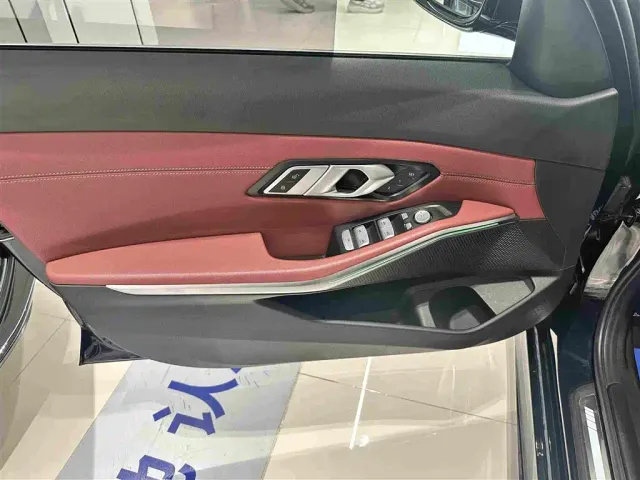 BMW 3 Series — Фото автомобиля 9