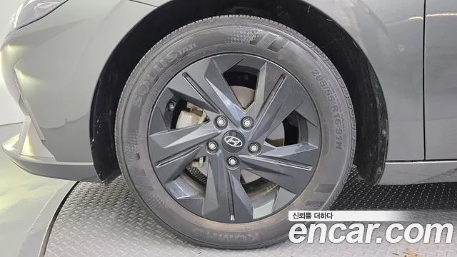 Hyundai AVANTE Avante (CN7) — Фото автомобиля 5