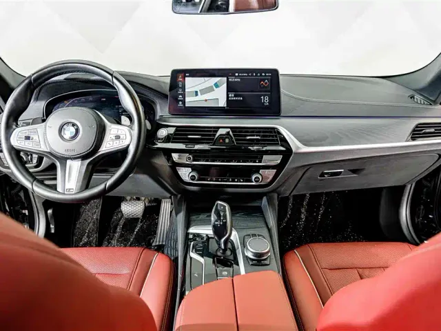 BMW 5 Series — Фото автомобиля 12