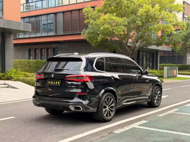 BMW X5 — Фото автомобиля 7