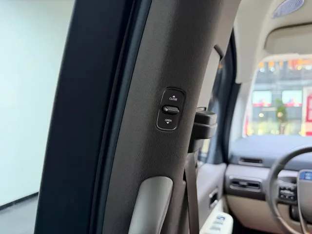 Li Auto MEGA — Фото автомобиля 20
