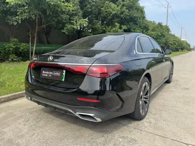 Mercedes-Benz E-Class — Фото автомобиля 22
