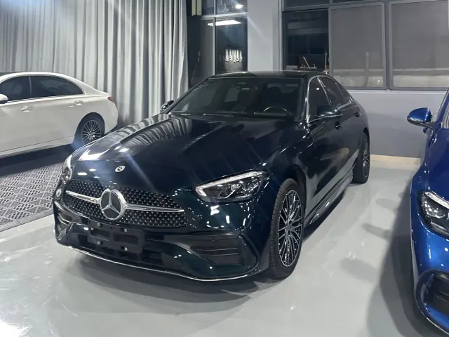 Фотография автомобиля — Mercedes-Benz C-Class