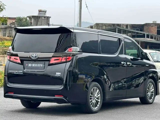 Toyota Vellfire — Фото автомобиля 12