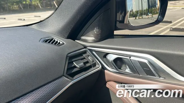 BMW i4 — Фото автомобиля 10