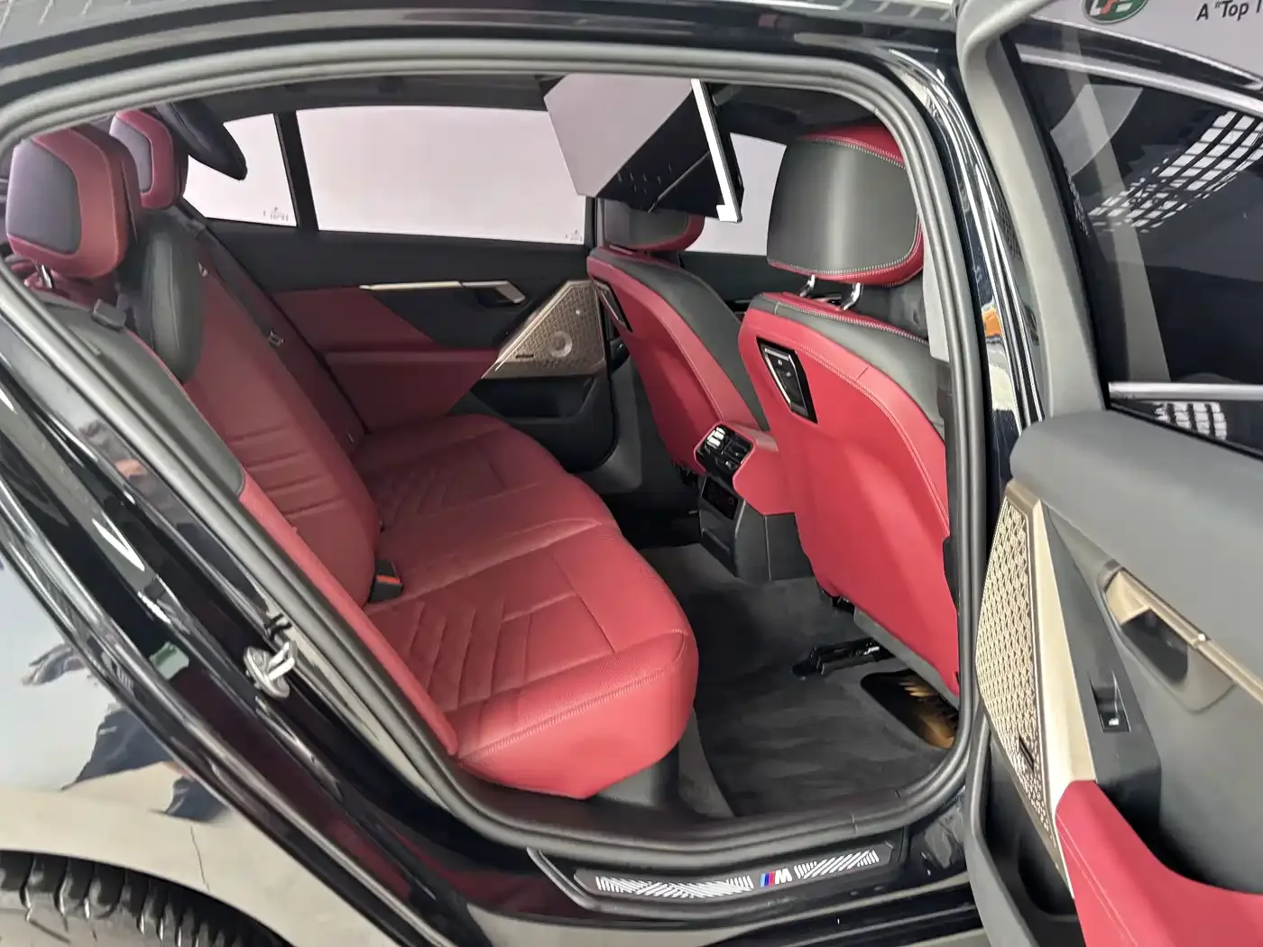 BMW BMW 5 Series 2025 530Li Premium M Sport Package — Фото автомобиля 23